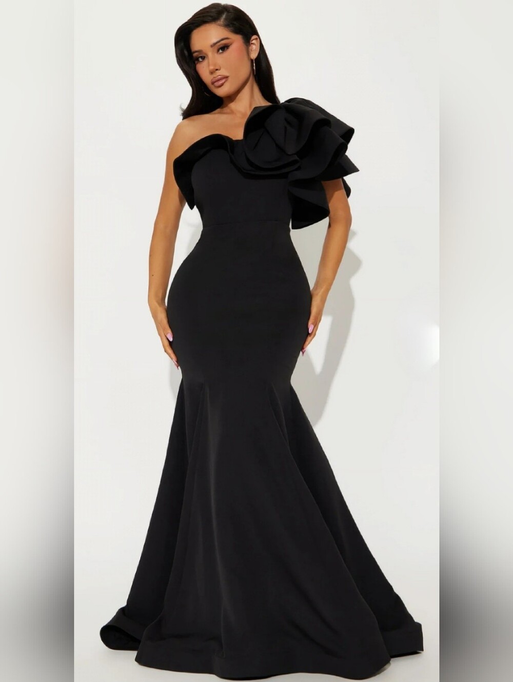 One-Shoulder Ruffle Mermaid Gown